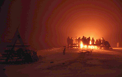 Norwegen Spitzbergen Lagerfeuer