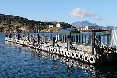 Norwegen - Kystriksveien - Hier legen Passagierfähren ab: Der Pier am Hafen von Bodø