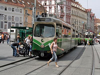 Österreich - Reiseführer Graz - Nahverkehr mit der Tram