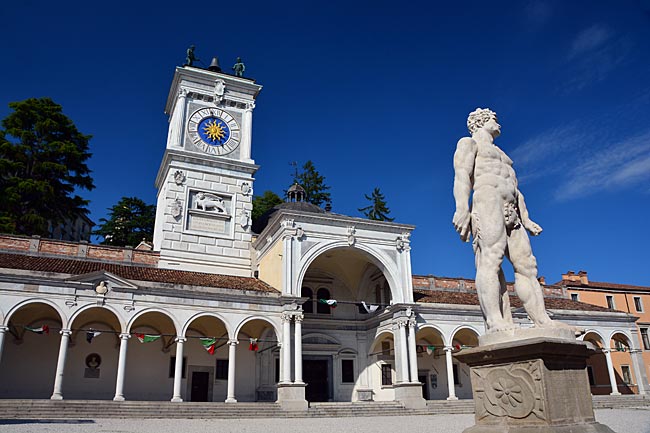 Alpe Adria Radweg - Uhrturm, Loggia San Giovanni in Udine
