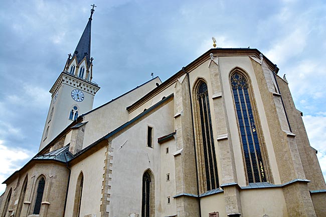 Alpe Adria Radweg - Stadtpfarrkirche St. Jakob in Villach mit dem höchsten Kirchturm Kärntens