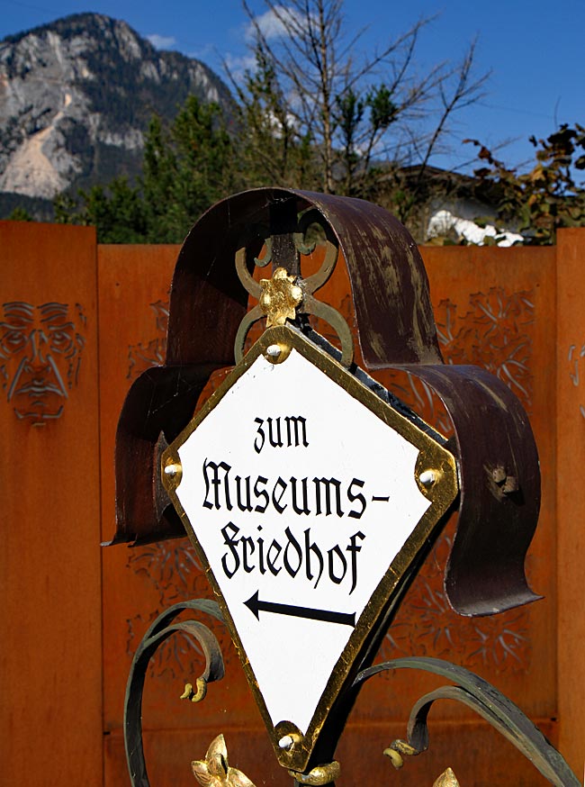 Kramsach - Museumsfriedhof - Alpbachtal Seenland in Österreich