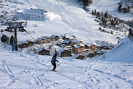 Österreich - Impressionen rund um die Bergstation der Zehnerkarbahn in Obertauern