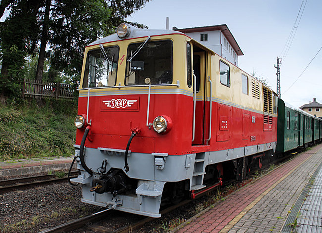 Österreich - Pinzgau - Nostalgiezug mit Diesellok VS 71 von 1958