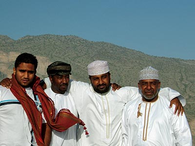 Oman - Männer in Dishdasha