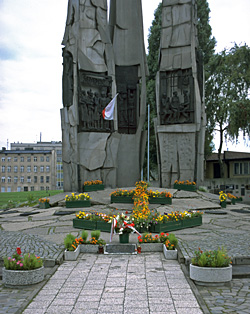 Werftarbeiterdenkmal vor der ehemaligen Leninwerft in Danzig