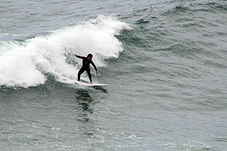 Portugal - Algarve - Surfer