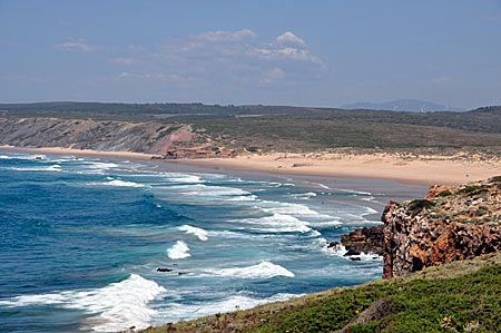 Strandbucht von Bordeira, am Fischerweg der Rota Vicentina, dem Fernwanderweg durch den gleichnamigen Naturpark im Südwesten Portugals