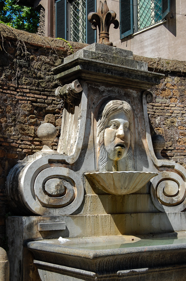 Rom: Fontana del Mascherone