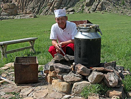 Im Zarengold von Peking nach Moskau - Mongolische Schweiz - Hammel gegart in der Milchkanne