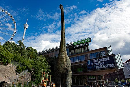 Schweden - lebensgroßer Dinosaurier vor dem Universeum in Göteborg, Foto: Robert B. Fishman, ecomedia