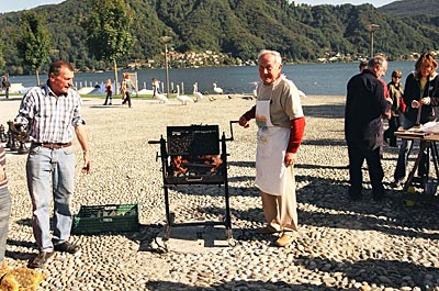 Schweiz - Tessin - Kastanien werden geröstet