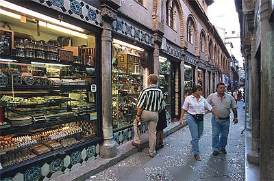 Basar Alcaicería in Granada