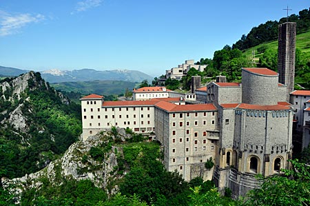 Wallfahrtskirche und Franziskanerabtei Arantzazu, Baskenland, Spanien