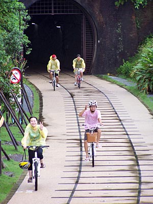 Taiwan - Fulong-Bahntrassenradweg u. a. durch den 2,16 km langen Kaoling-Tunnel bis zum Shicheng-Aussichtspunkt am Pazifik