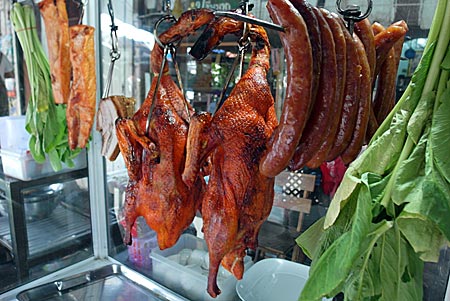Thailand - Auslage eines Restaurants am Khlong Bang Luang in Bangkok