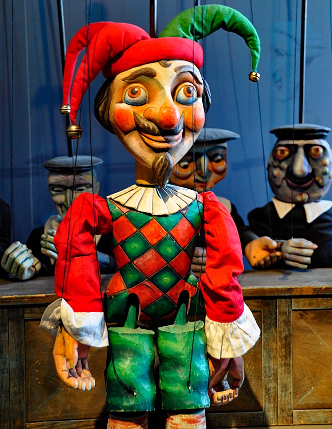 Historische Puppen im Marionettenmuseum Pilsen, Tschechien