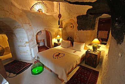 Türkei - Kappadokien - Die Tafana Cave Suite ist ein gutes Beispiel dafür, wie es gelungen ist, die historische vorhandenen Höhlenstruktur ins Hotel einzubinden