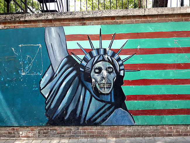 Iran - antiamerikanische Straßenkunst in Teheran