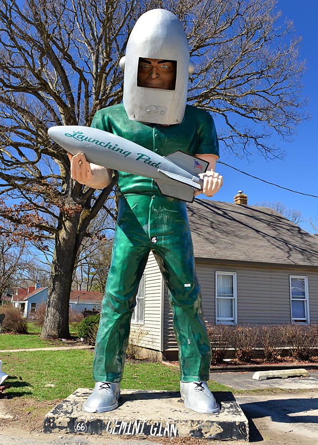 Illinois - Gemini Giant in Wilmington