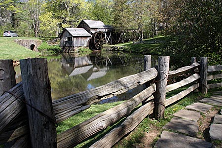 USA - Virginia - Die historische Mubry-Mühle am Blue Ridge Parkway und Floyd