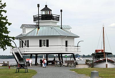 USA - Das Hooper Strait Lighthouse hat seinen letzten „Ruheplatz“ im Chesapeake Bay Maritime in St. Michaels