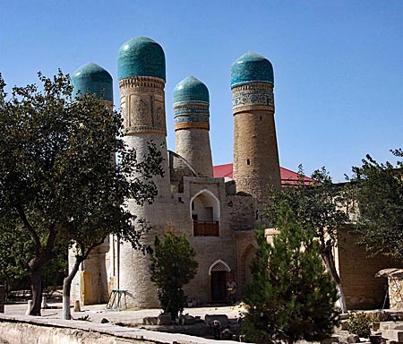 Usbekistan - Altes Stadttor Chor Minor in Buchara