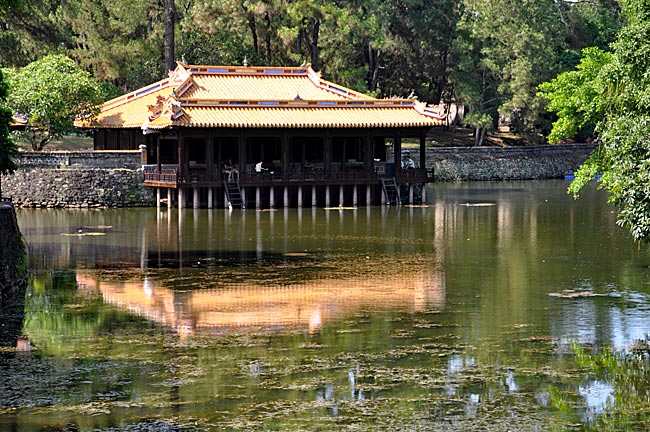 Vietnam - Der Xung-Khiem-Pavillon im Mausoleum des Königs Tu Duc