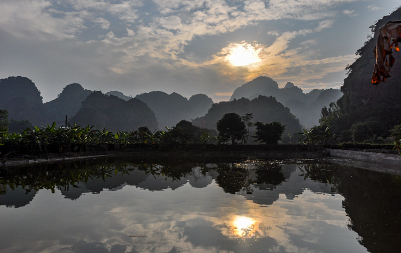 Vietnam. In der "Trockenen Ha-Long-Bucht"